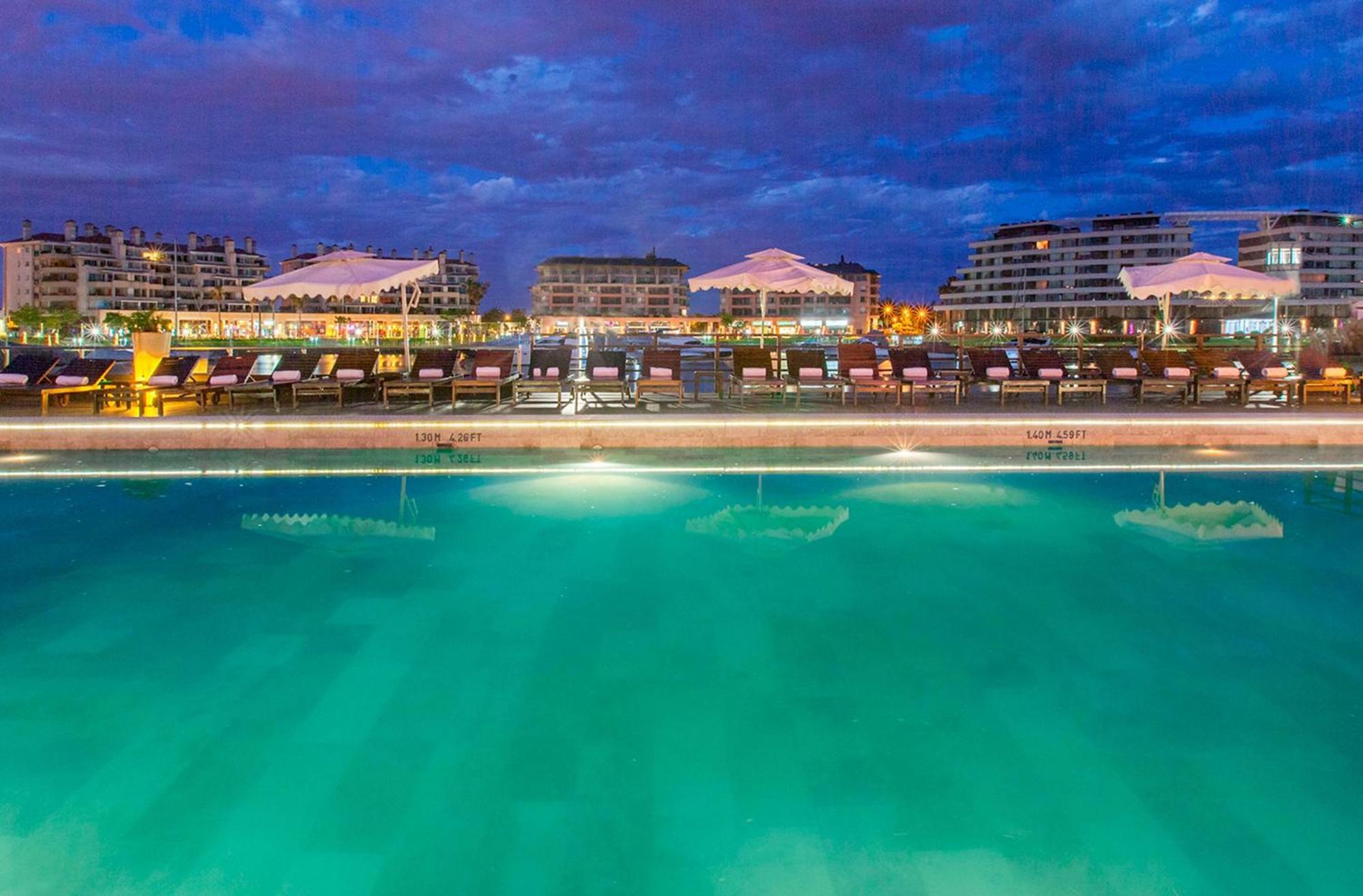 Wyndham Nordelta Tigre - Buenos Aires Ξενοδοχείο Εξωτερικό φωτογραφία The resort at night