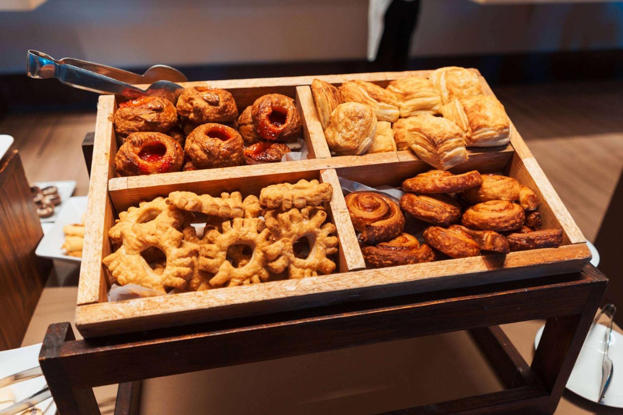Wyndham Nordelta Tigre - Buenos Aires Ξενοδοχείο Εξωτερικό φωτογραφία Samosa, pani puri, bhajji, and vada