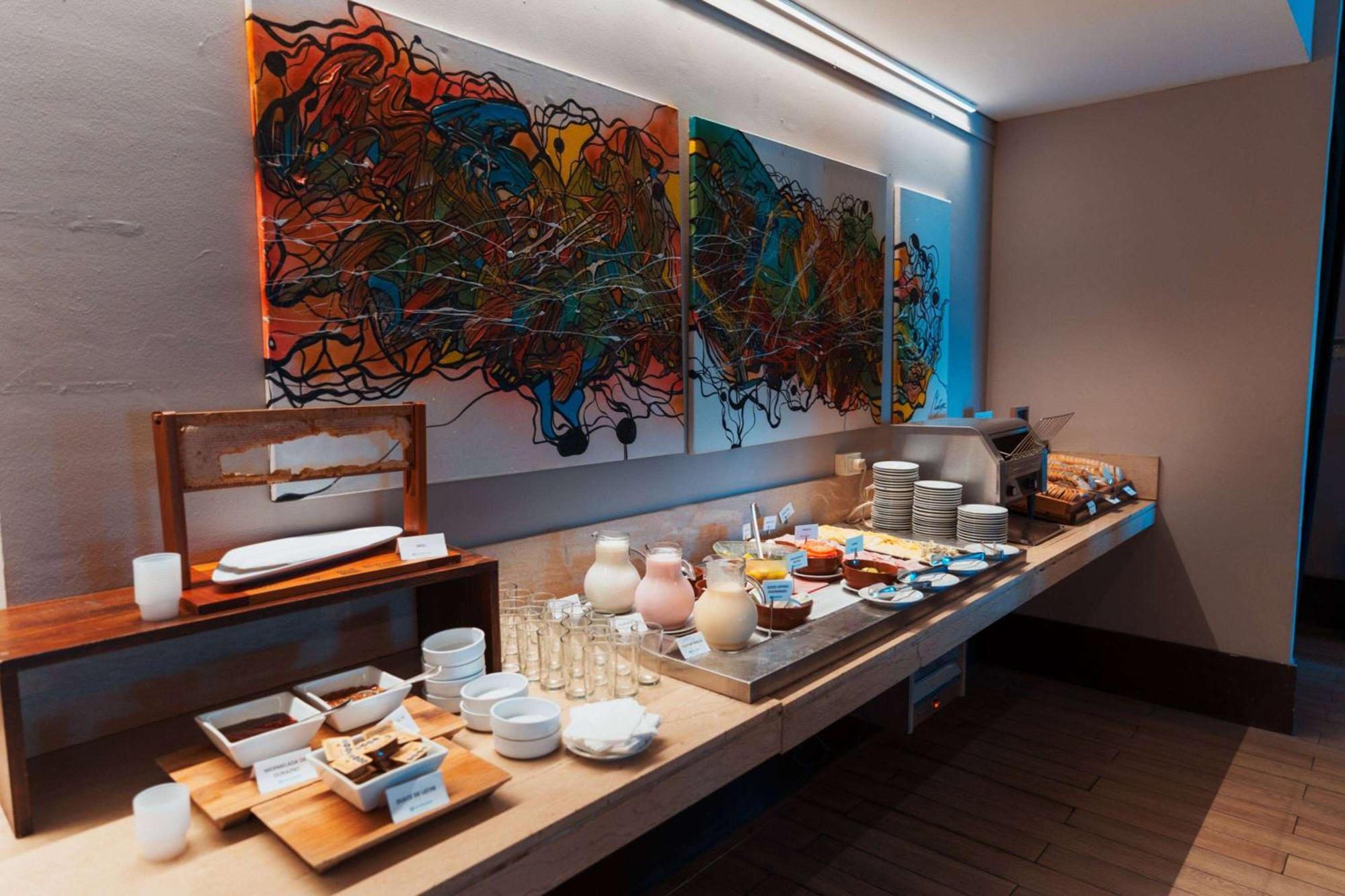 Wyndham Nordelta Tigre - Buenos Aires Ξενοδοχείο Εξωτερικό φωτογραφία The buffet at the lounge